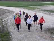 CAMMINATE IN TECNICA NORDIC WALKING