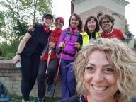 CAMMINATE IN TECNICA NORDIC WALKING